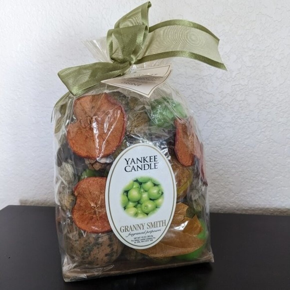 Yankee Candle Granny Smith Fragranced Dry Potpourri Bag, 10 oz.
